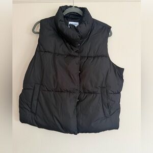 Old Navy Black Puffer Vest
